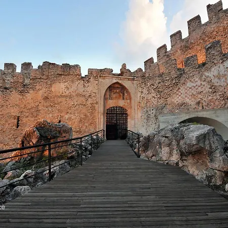 The Sukabagi House * אלאניה